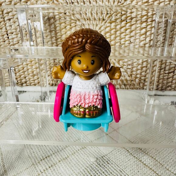 Fisher Price Little People Inspired by Barbie - Picture 6 of 9